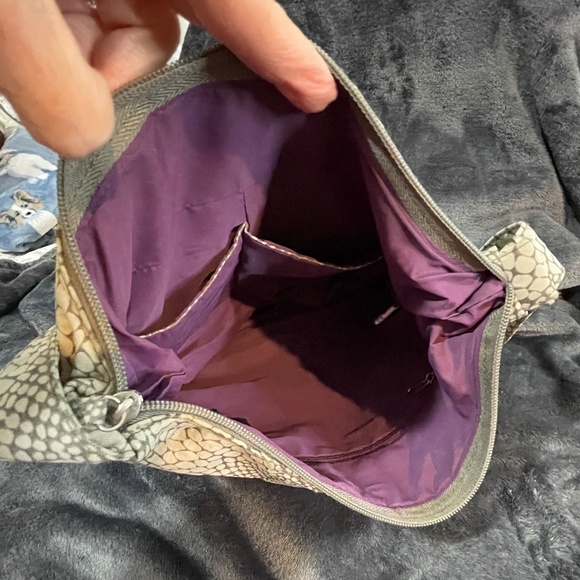 Travelon Greige Snakeskin Travelon Large RFID Bag - Picture 6 of 14